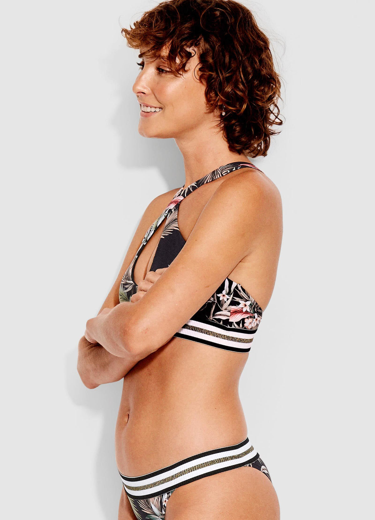 OCEAN ALLEY CROSS HIGH NECK TANK BIKINI TOP